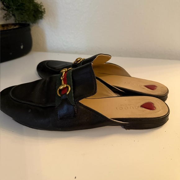 Gucci Shoes - Gucci Beige and Red Heart Sandals